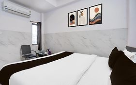 Hotel O Diamond Tree